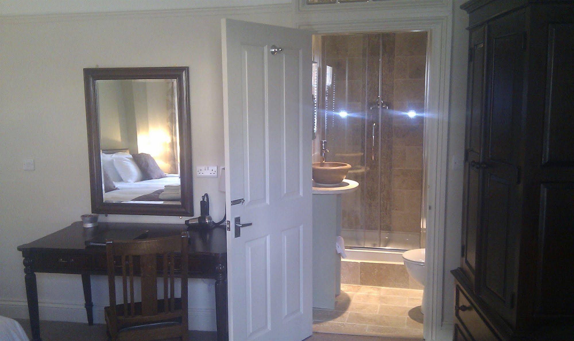 The Kings Head Hotel Ross-on-Wye Ngoại thất bức ảnh